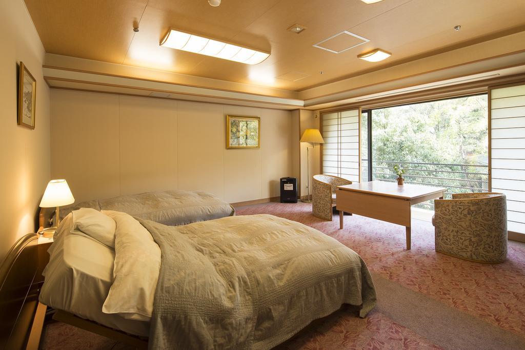 Kasenkyo Izutsuya Hotel Shin'onsen Bilik gambar